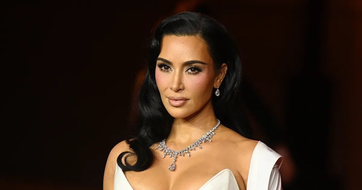 Kim Kardashian's Oversized Trench Coat: Affordable Tips to Achieve This Stylish Look