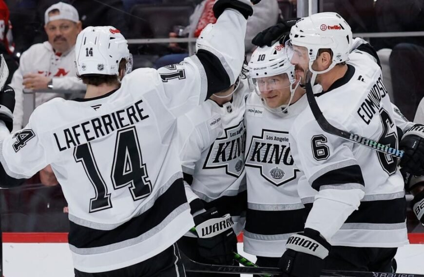 Kings Celebrate Third Straight Win Over Red Wings