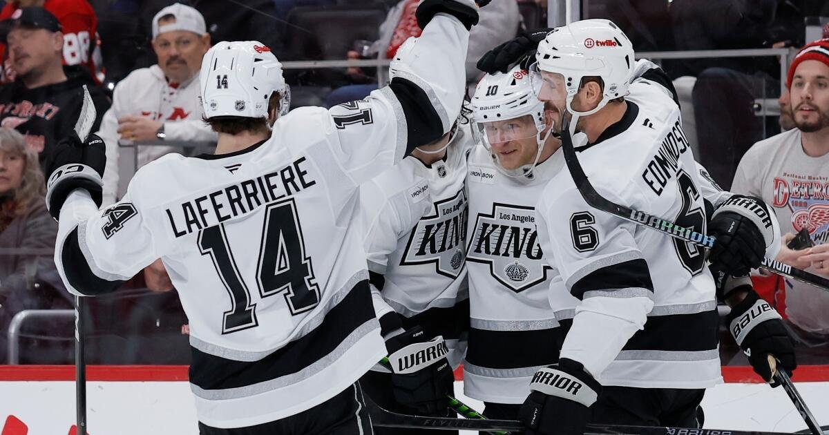 Kings Celebrate Third Straight Win Over Red Wings