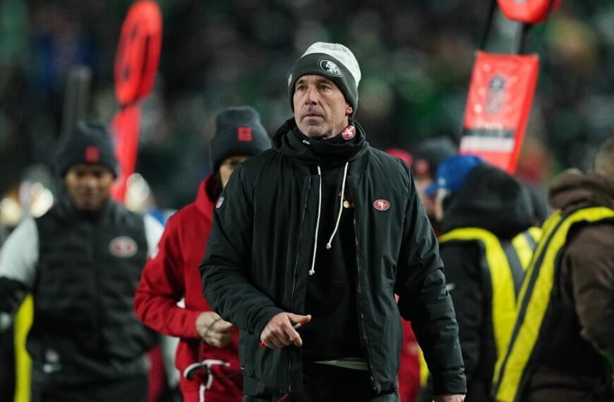 Kyle Shanahan Highlights How Smelling Salts Can Benefit Everyone, Not Just Athletes