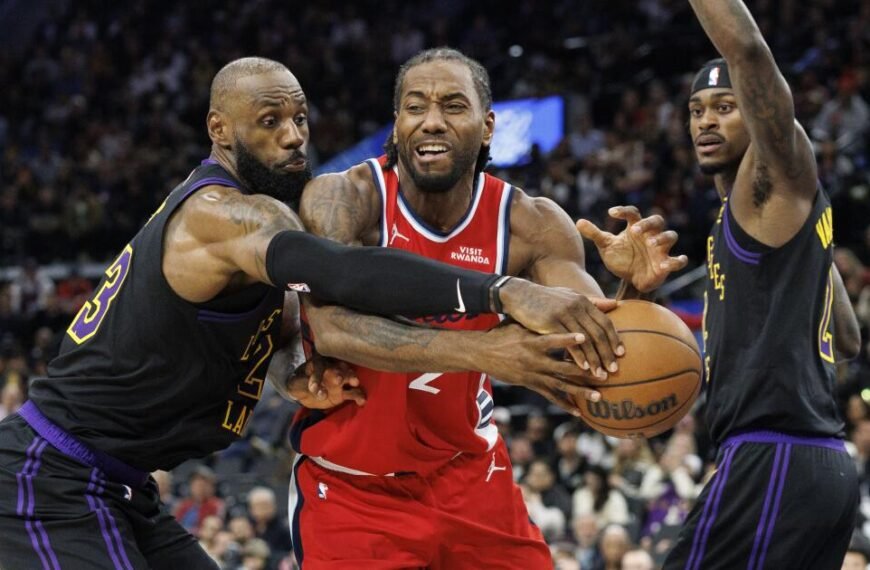 Lakers Face Tough Loss to Clippers: Could Free Agency Concerns Be the Reason?