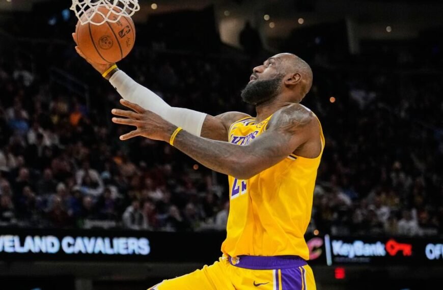 Lakers Fall Short in Heartfelt Match for LeBron James