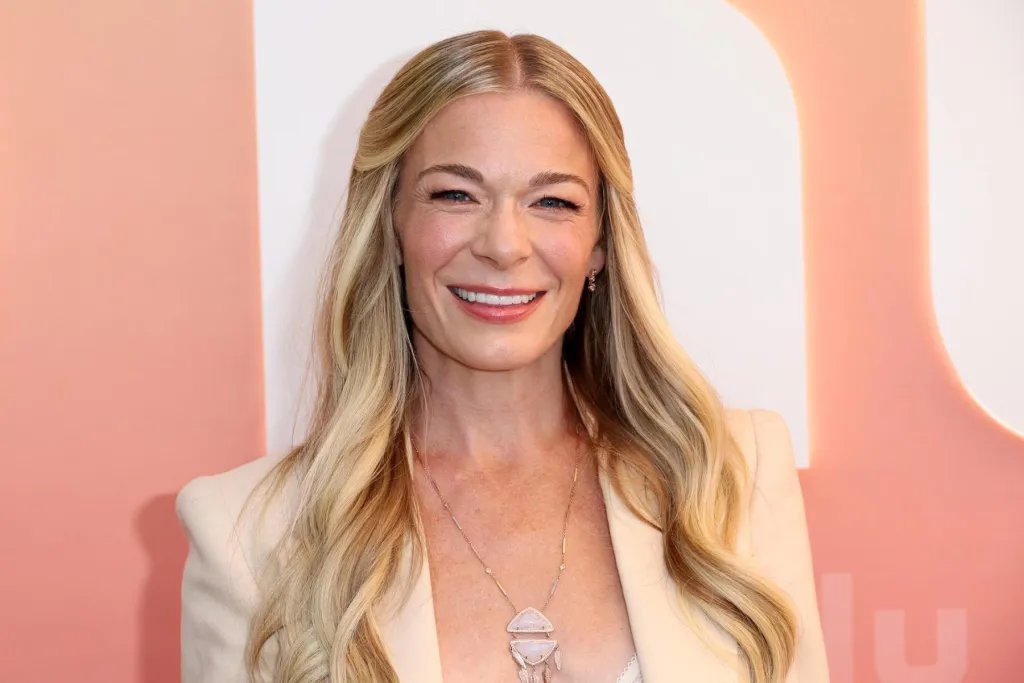 LeAnn Rimes Prioritizes Wellness with $10K Treatment After Stage Incident: A Journey of Self-Care