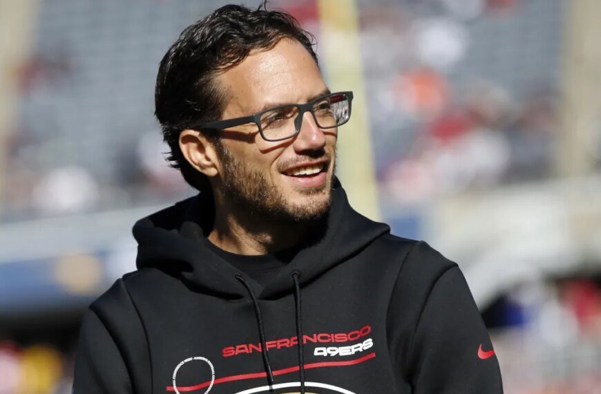 Mike McDaniel Aims to Support Justin Herbert in Thriving with the Chargers Offense