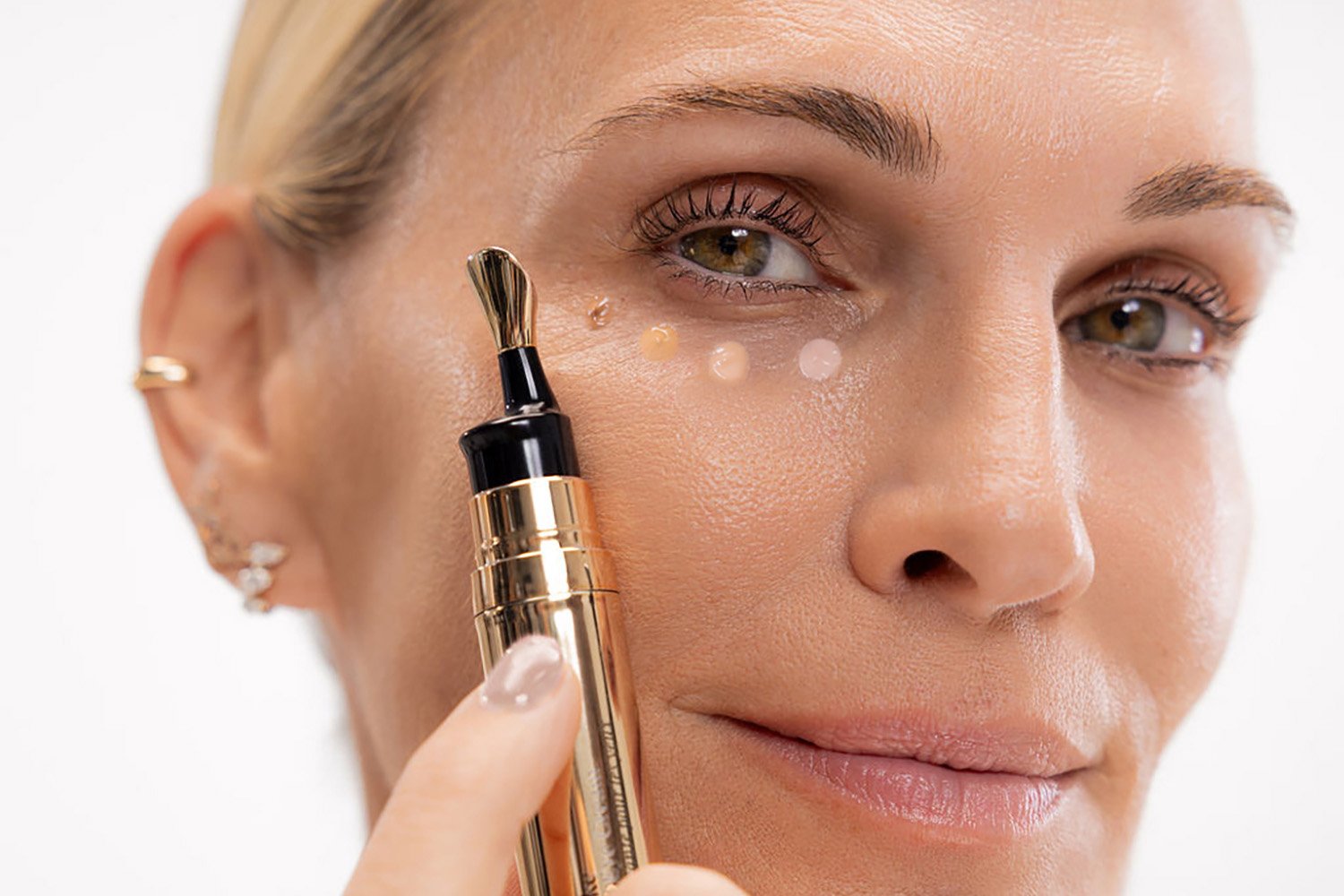 Molly Sims Shares Her Go-To Product for Achieving a Well-Rested Glow