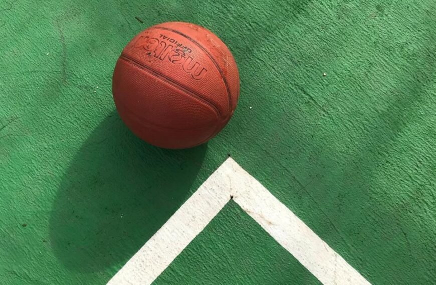 Monday's High School Basketball Scores and Highlights