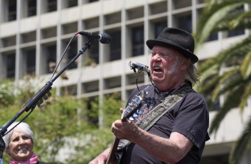 Neil Young Offers Greenlanders Free Access to His Complete Music Collection Amid Global Events