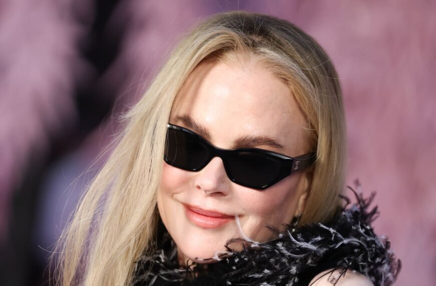 Nicole Kidman Shines in a Stylish Maxidress and Trendy Side Part Hairstyle