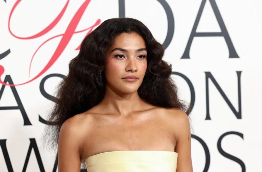 Olivia Dean Celebrates Her Fifth Week at No. 1 on the U.K. Albums Chart