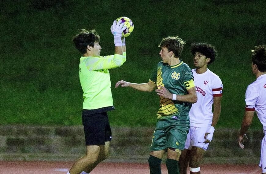 Palos Verdes Takes Down Mira Costa in Bay League Opener Thanks to Goalkeeper Greyson Porth