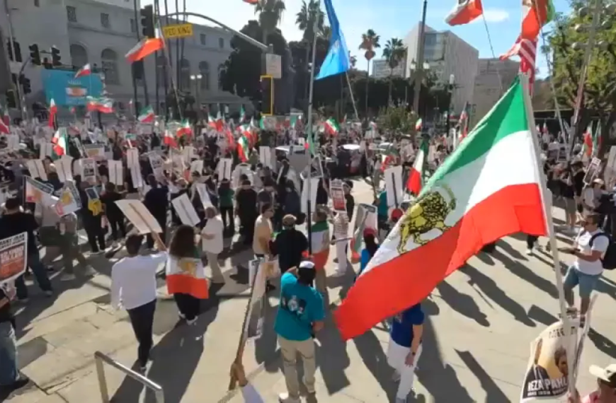 People Come Together in Los Angeles to Support Iran Protesters