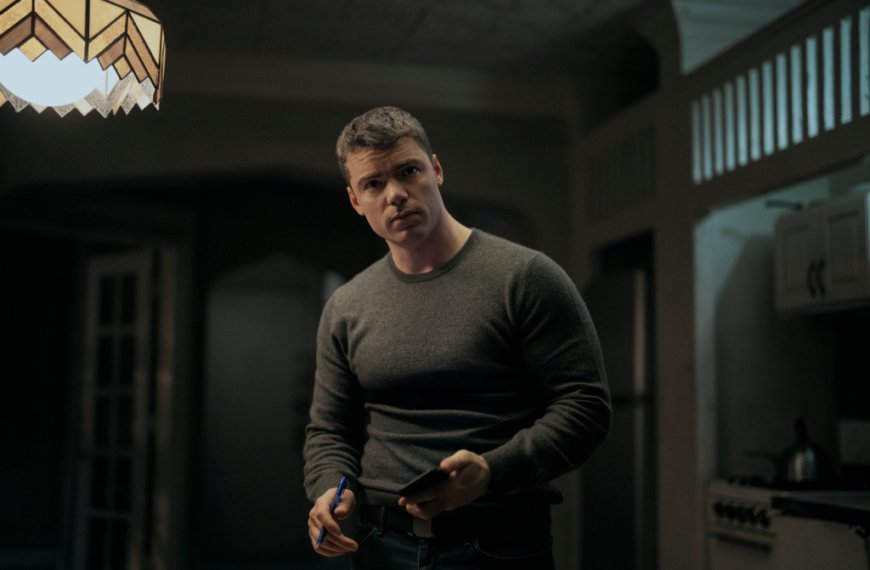 Peter Faces a Tough Choice in 'The Night Agent' Trailer, Plus Meet Jennifer Morrison's Character Chelsea