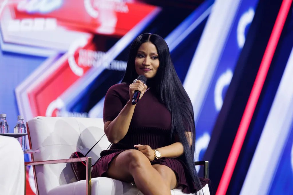Petition to Deport Nicki Minaj Gathers Thousands of Supporters