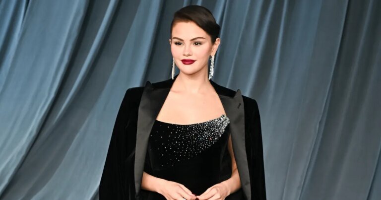 Selena Gomez's Fleece Jacket Is Flying Off the Shelves—Get Yours Before It's Too Late!