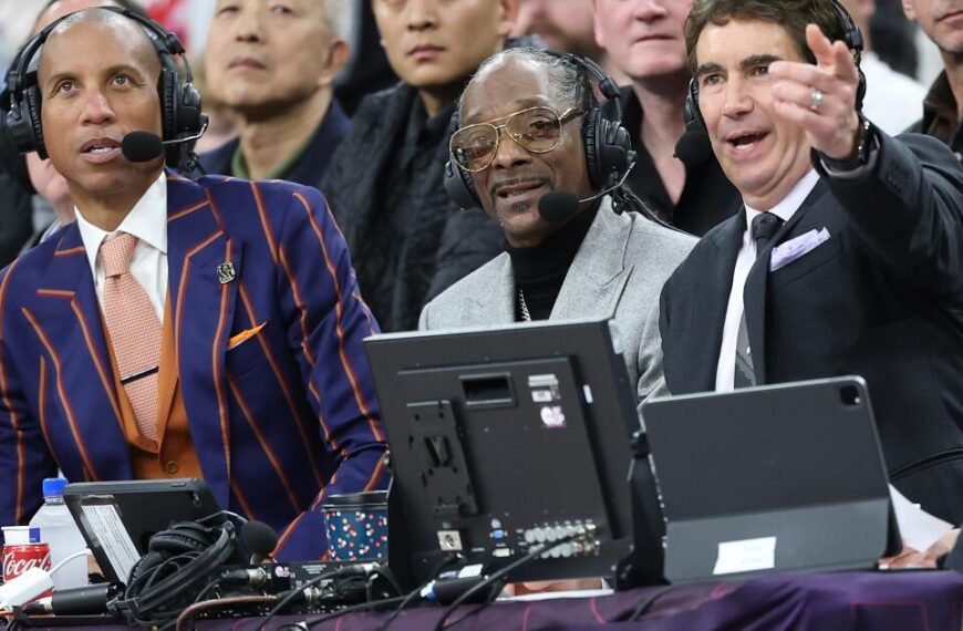Snoop Dogg Joins the Fun as Steve Kerr Rants After Ejection