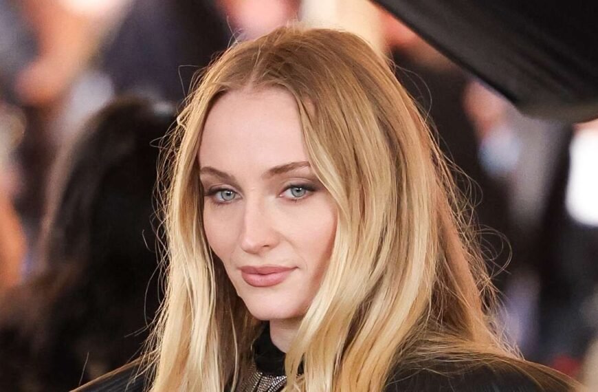 Sophie Turner Says Goodbye to Blonde and Shows Off Her Bold New Dark Hair Color