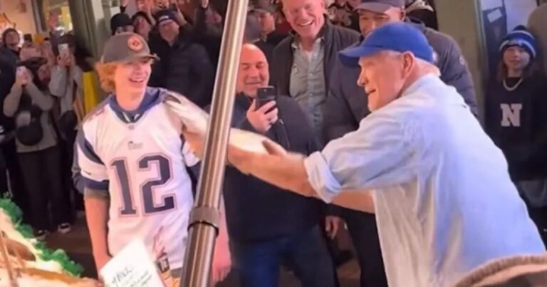 Terry Bradshaw Skips Pike Place Fish Throw to Join Rob Gronkowski Ahead of NFC Championship in Seattle