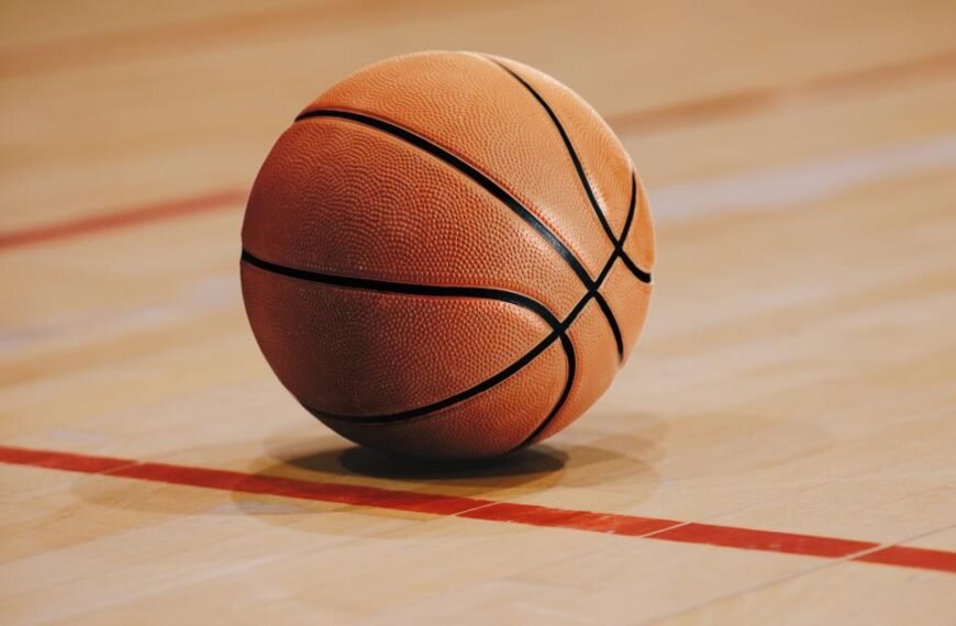 Tuesday's High School Basketball Scores: Boys' and Girls' Highlights