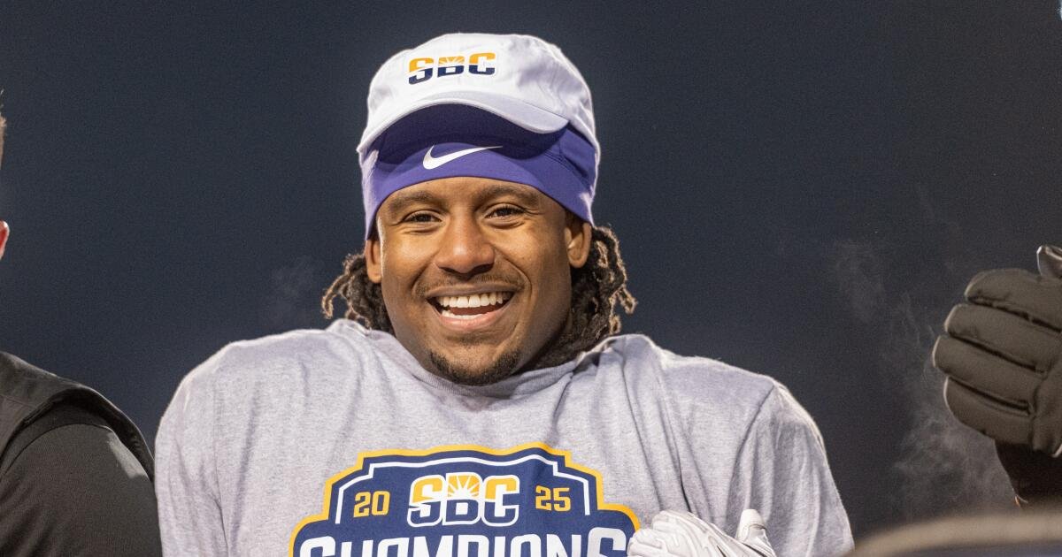 UCLA Welcomes James Madison Running Back Wayne Knight as a Key Transfer addition