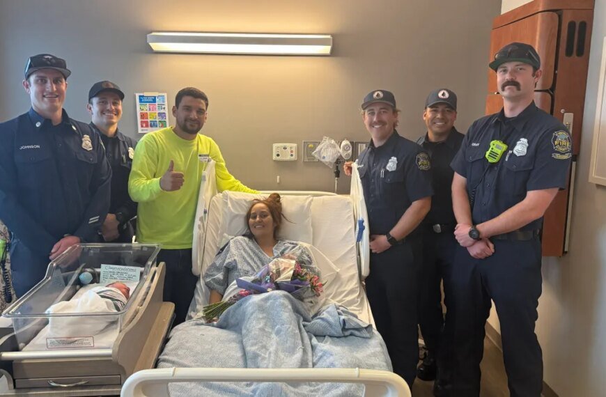 Ventura County Firefighters Help Deliver Baby on the Way to the Hospital