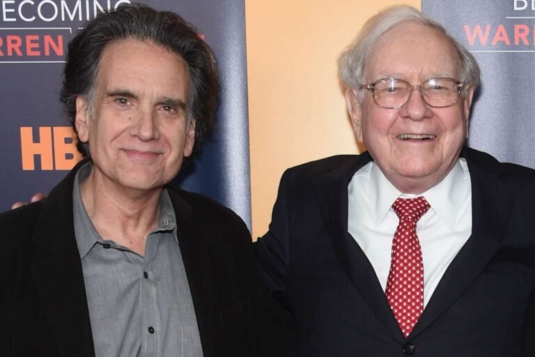 Warren Buffett's Son Learns About His Father's Wealth in His 20s – Here's the Story Behind It