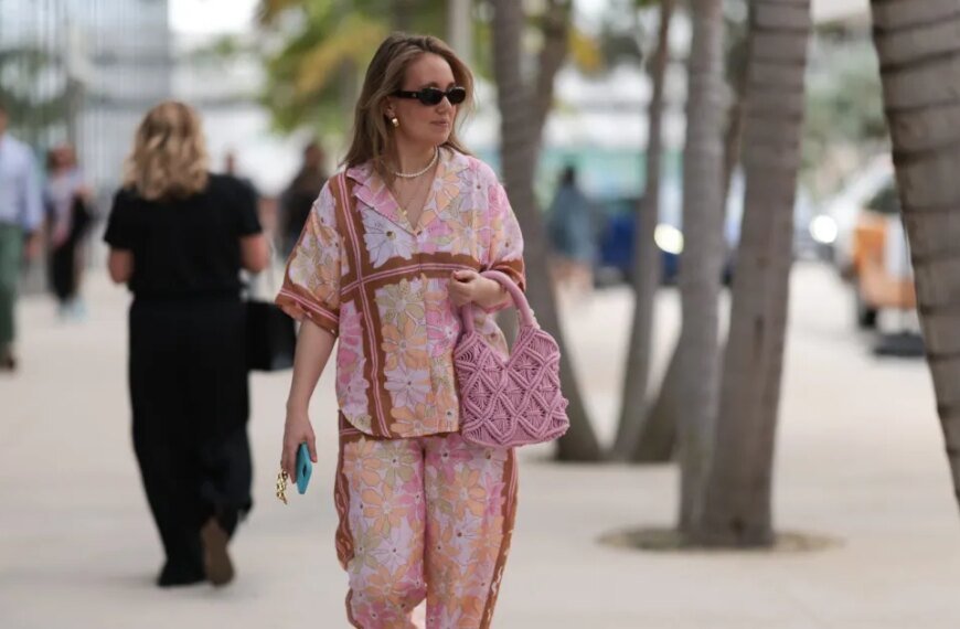 17 Beautiful Floral Blouses Inspired by Lilly Pulitzer — Prices Starting at Just $11