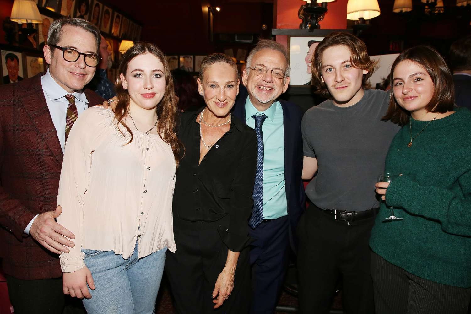 How Sarah Jessica Parker Styles This Office Shirt for Maximum Versatility