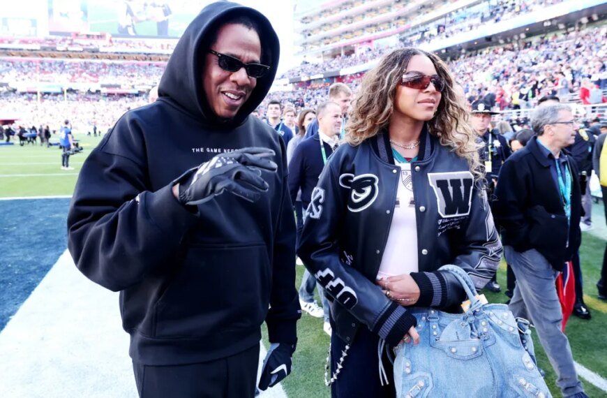 Jay-Z Enjoys Quality Time with Daughters Blue Ivy and Rumi at Super Bowl 2026