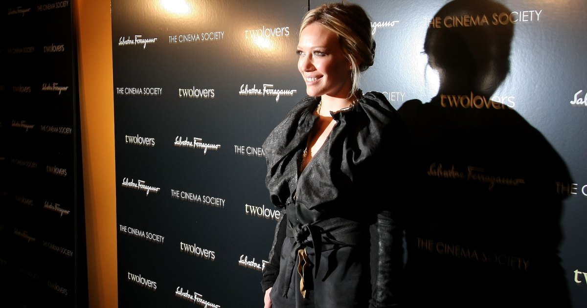 Hilary Duff Shows How to Make Chic Airport Jeans the Perfect Travel Companion