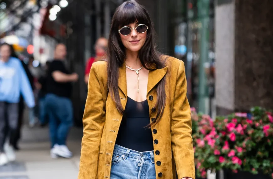 Style Your Light Wash Jeans: Easy Outfit Ideas for Spring