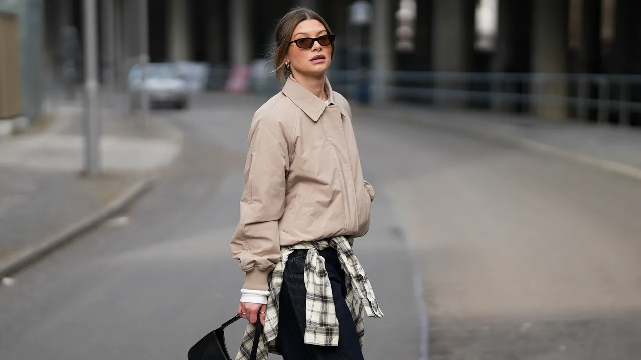 A Simple Guide to Styling Carpenter Jeans This Spring