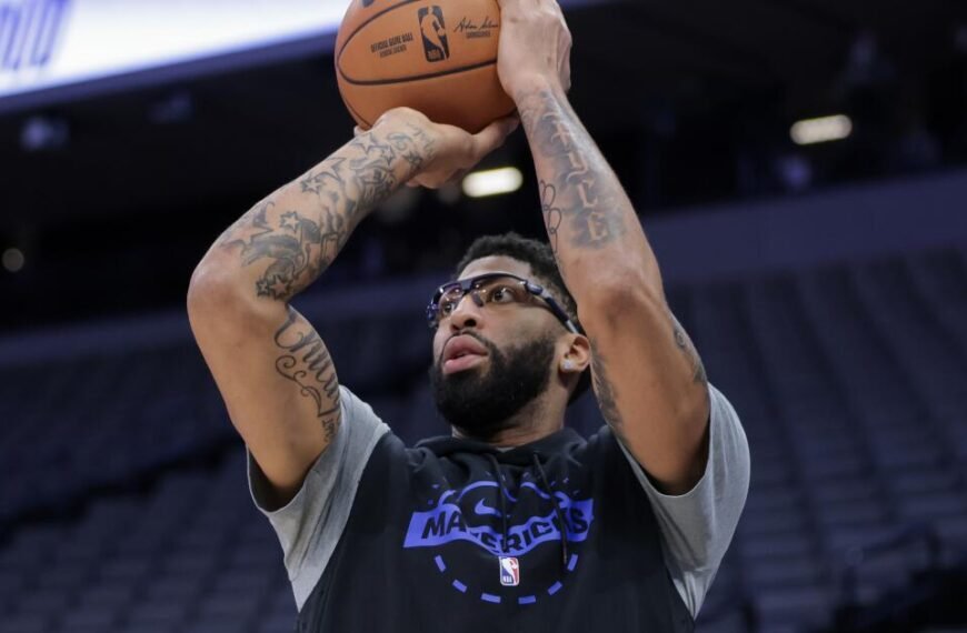 Anthony Davis Traded by Mavericks After Lakers Deal for Luka Doncic Last Year