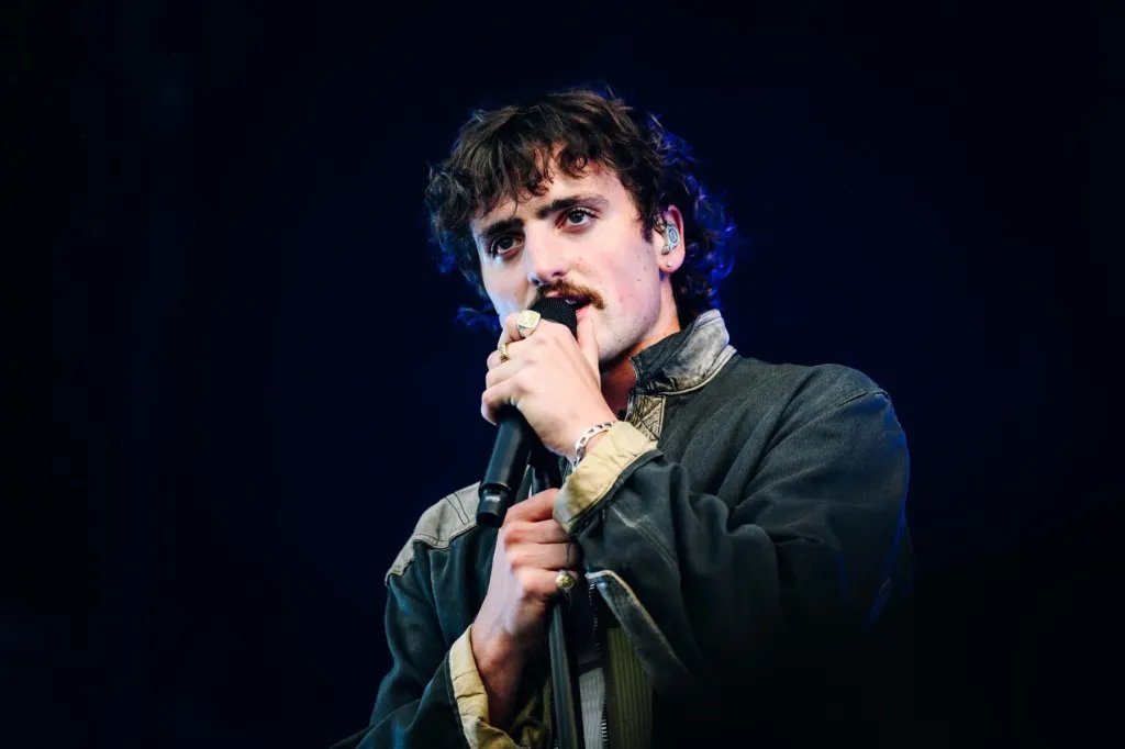 Benson Boone Performs His First Duet on Season 19 of American Idol