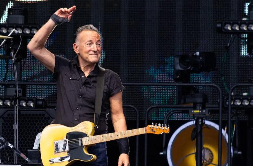 Bruce Springsteen Kicks Off the “Land of Hope & Dreams” Tour Across the US
