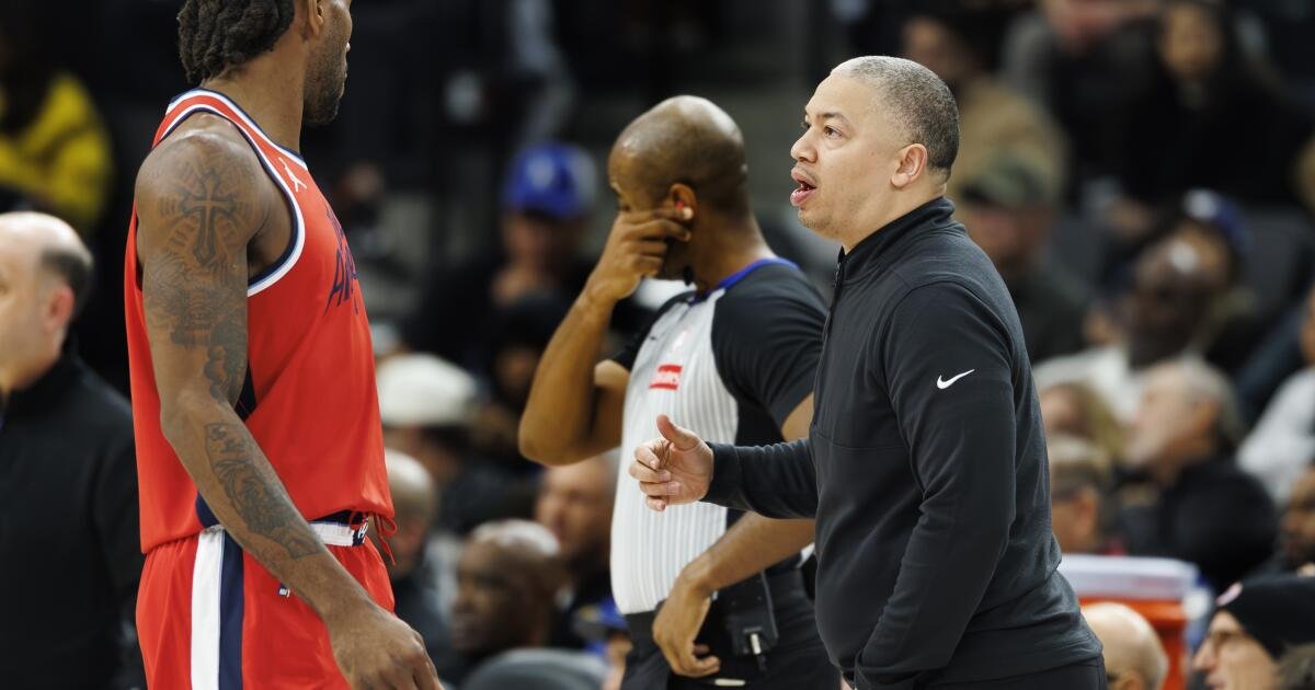 Clippers' Unexpected Rebuilding Phase Leads to Old Challenges Resurfacing