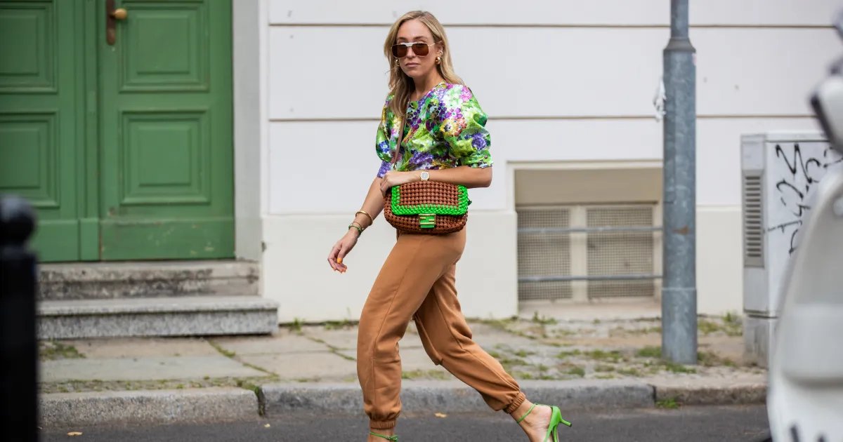 Colorful Printed Blouses: A Must-Have Trend for the Transition from Winter to Spring
