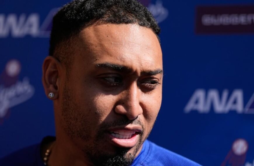 Edwin Díaz Shares Thoughts on Steve Cohen's Comments and Enjoys Life in the Dodgers' Welcoming Clubhouse