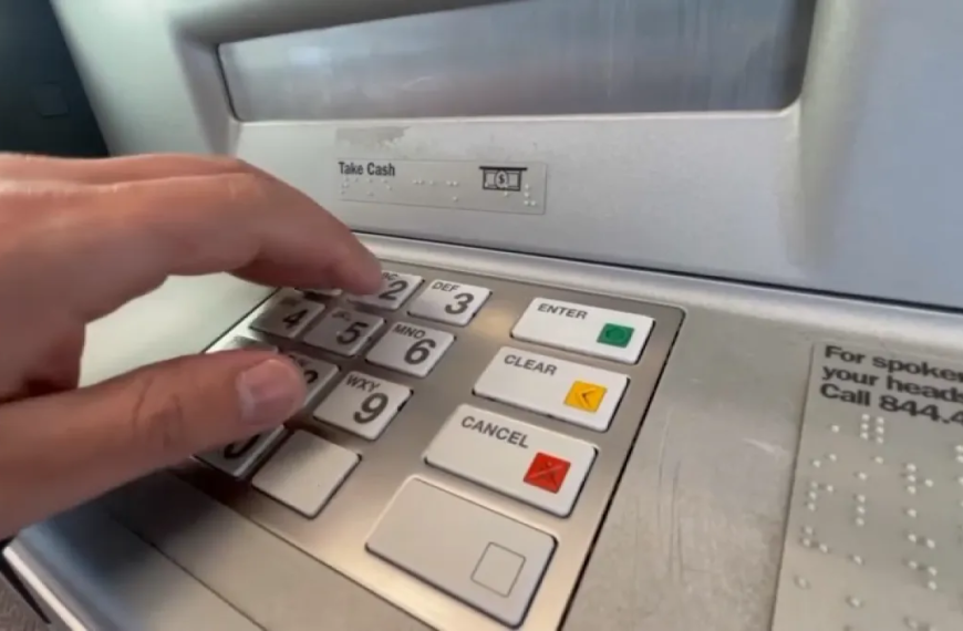 Elderly Asians at Greater Risk of ATM Robberies This Lunar New Year, Officials Caution