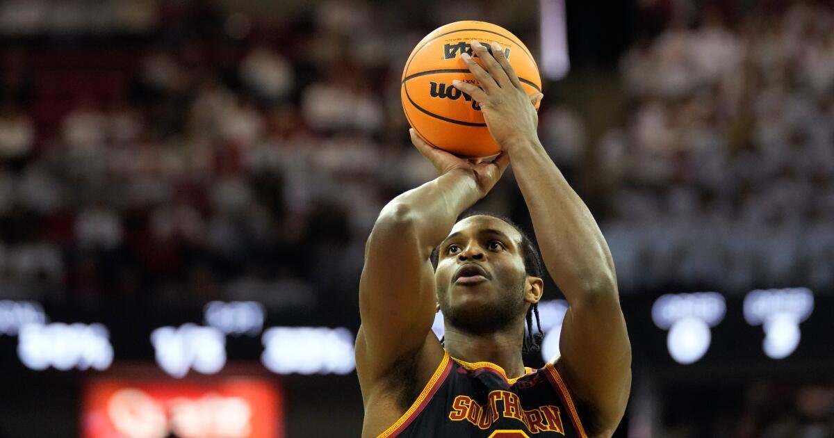 Ezra Ausar Leads USC to Victory Against Rutgers