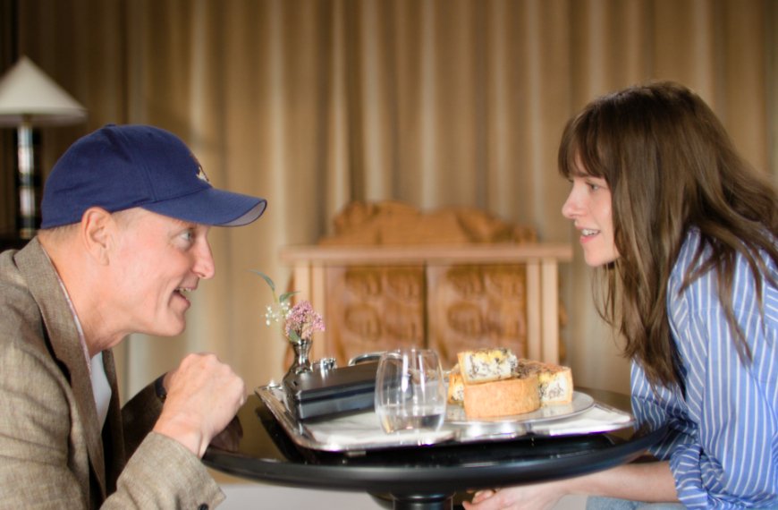 First Glimpse of Woody Harrelson and Kristen Stewart in Quentin Dupieux's 'Full Phil' at EFM