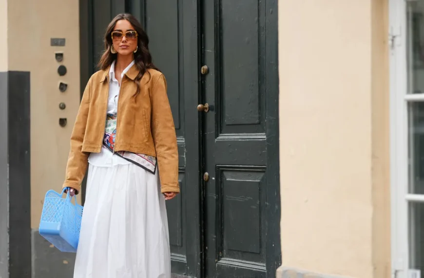 Granny Sandals: Your Go-To for a Chic Spring Outfit