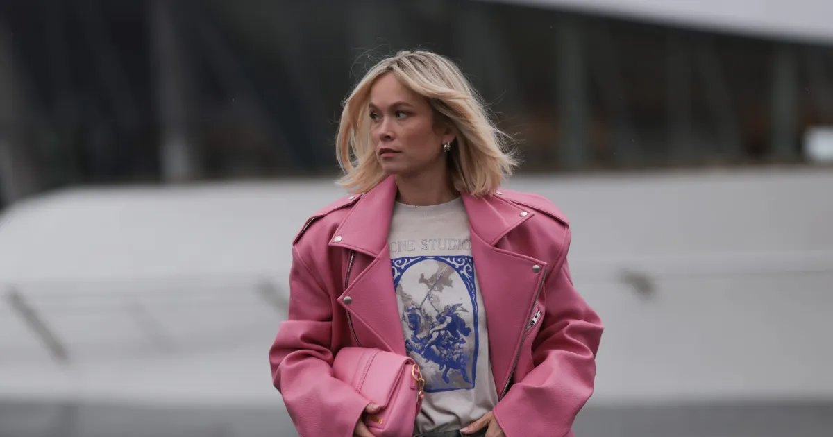 Graphic Tees: Your Go-To Style for Everything from Coffee Dates to Cocktail Evenings