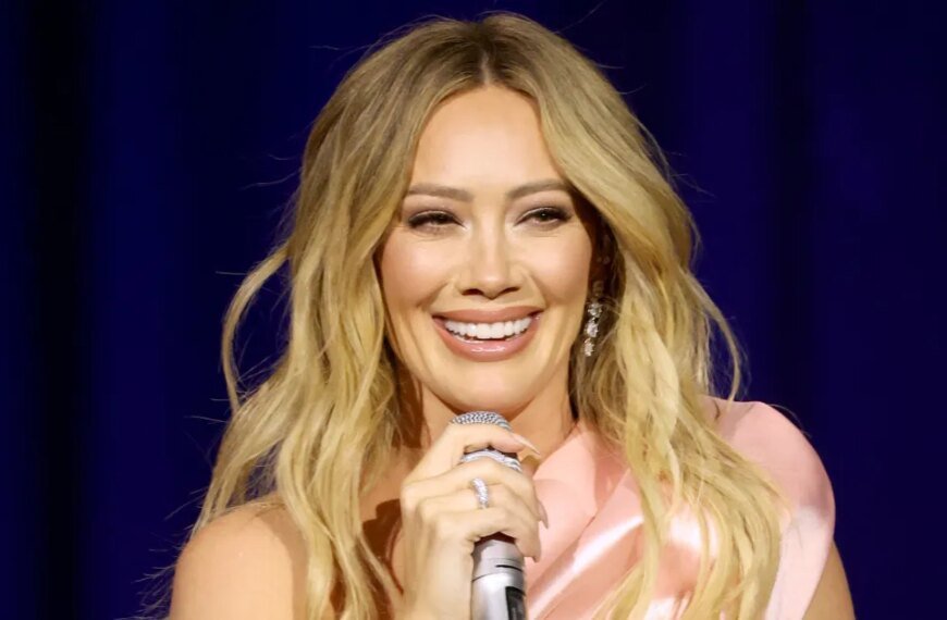 Hilary Duff Stays Sunburn-Free on Stage with These SPF Glow Drops