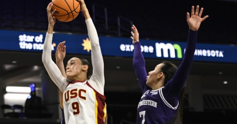 Jazzy Davidson Leads USC to Victory, Overcoming Early Challenges for Fifth Straight Win