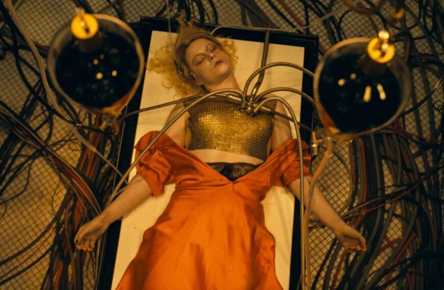 Jessie Buckley Shares the Story Behind Her Injured Toe While Filming ‘The Bride’