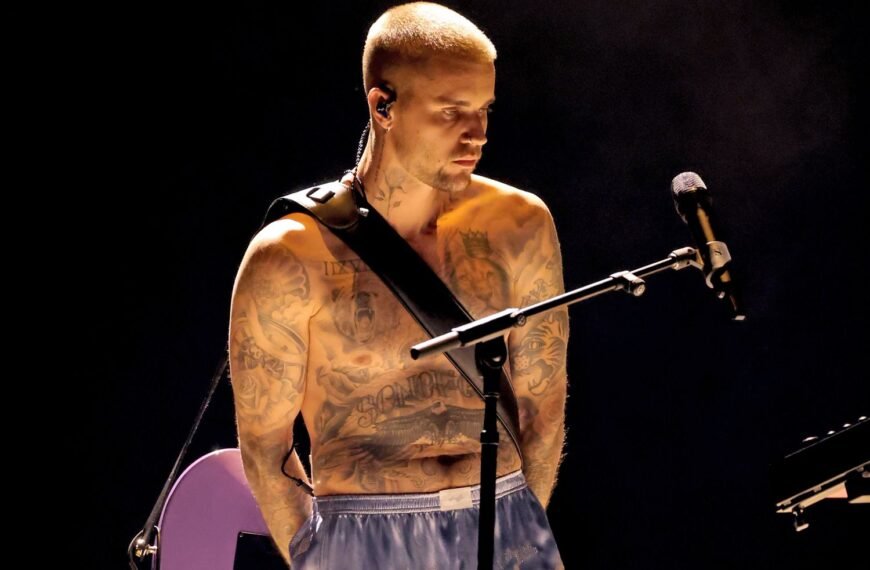 Justin Bieber Shows Off His Abs and Tattoos in a Shirtless Grammy Performance
