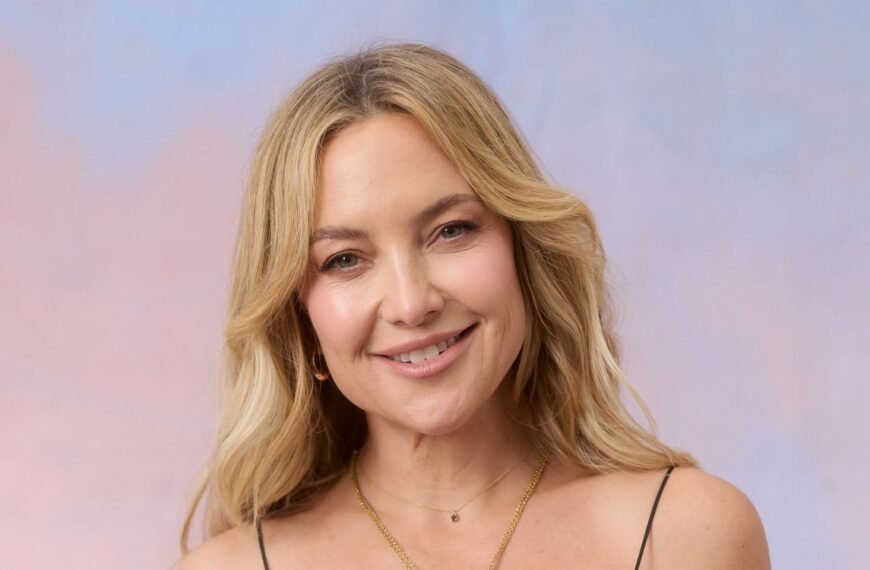 Kate Hudson Embraces the Peplum Trend with Bold Black Lace and Unique Balloon Pants