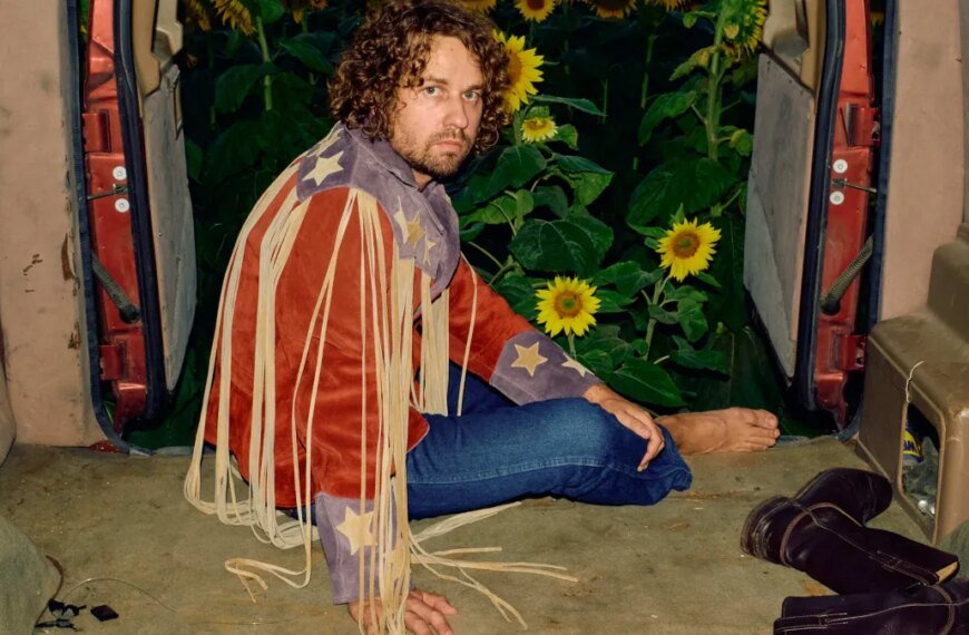 Kevin Morby Teams Up with Aaron Dessner for New Album Little Wide Open, Releases "Javelin" Music Video