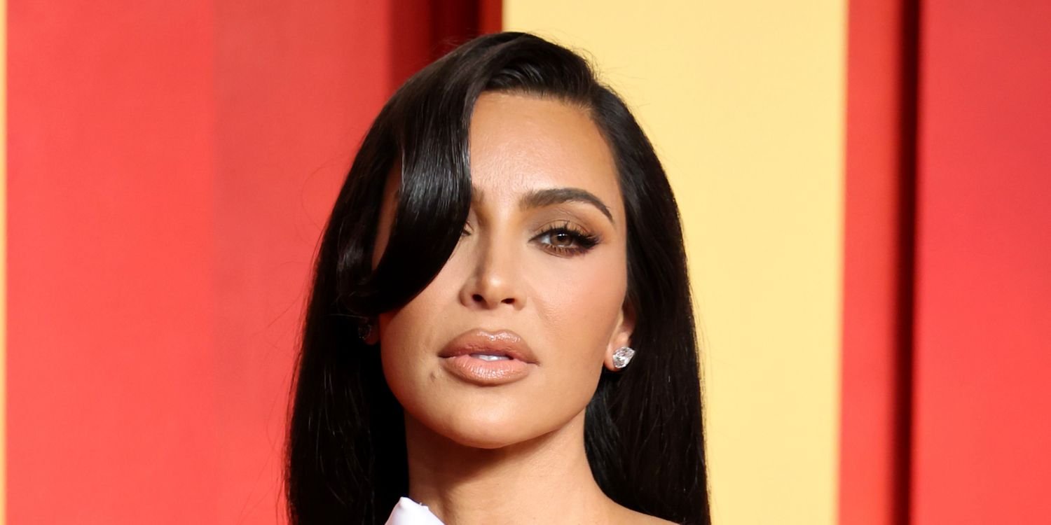 Kim Kardashian Shares a Casual Workout Look with a Towel and NikeSkims Leggings