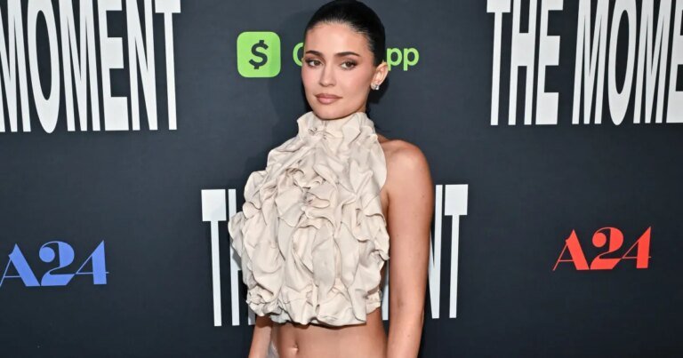 Kylie Jenner's Simple Trick for Snacking Less This New Year: A $22 Jelly That Helps